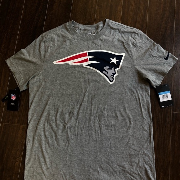 Nike Dri-Fit Patriots t-shirt - Picture 1 of 3